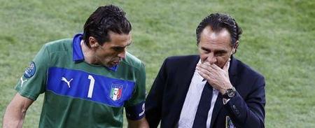 阿斯：维尼修斯是皇马核心资产，阿隆索下课为其续约扫清障碍