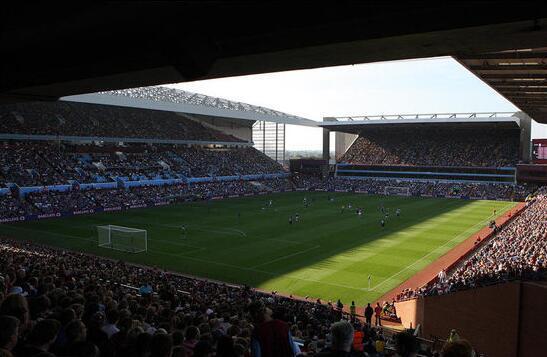 库里正式超越乔丹，勇士却惨遭老鹰痛击，科尔赛后依然固执己见