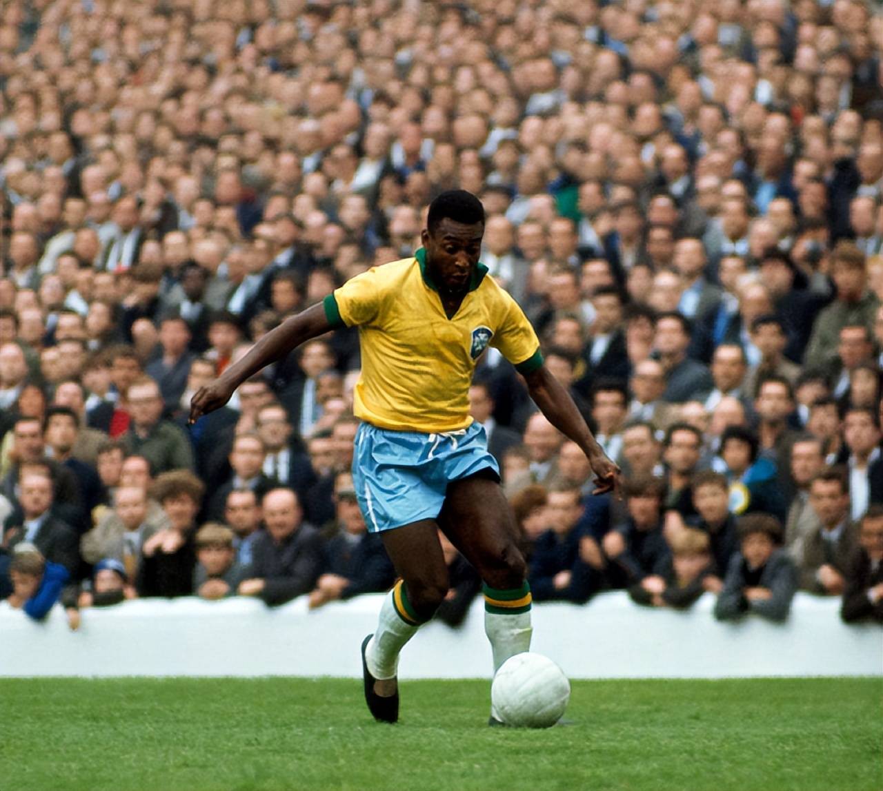 离开中超后，他成了足坛“倒钩之王”