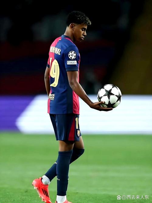 埃因霍温官方：已从药厂买断门将科瓦日，与其签