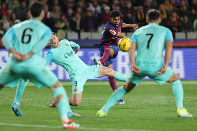 [德甲]格策建功 法兰克福击败十人斯图加特